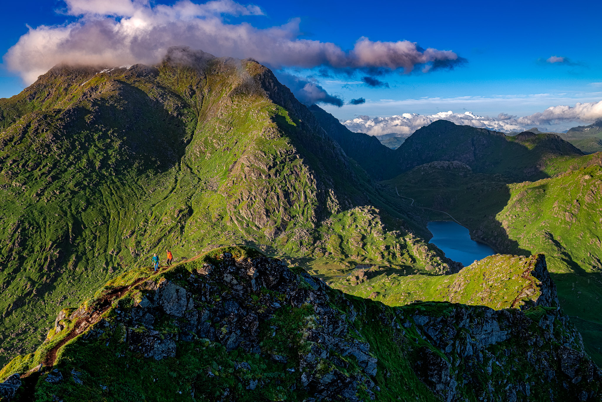 Hikers on the way to Mannen in Lofoten